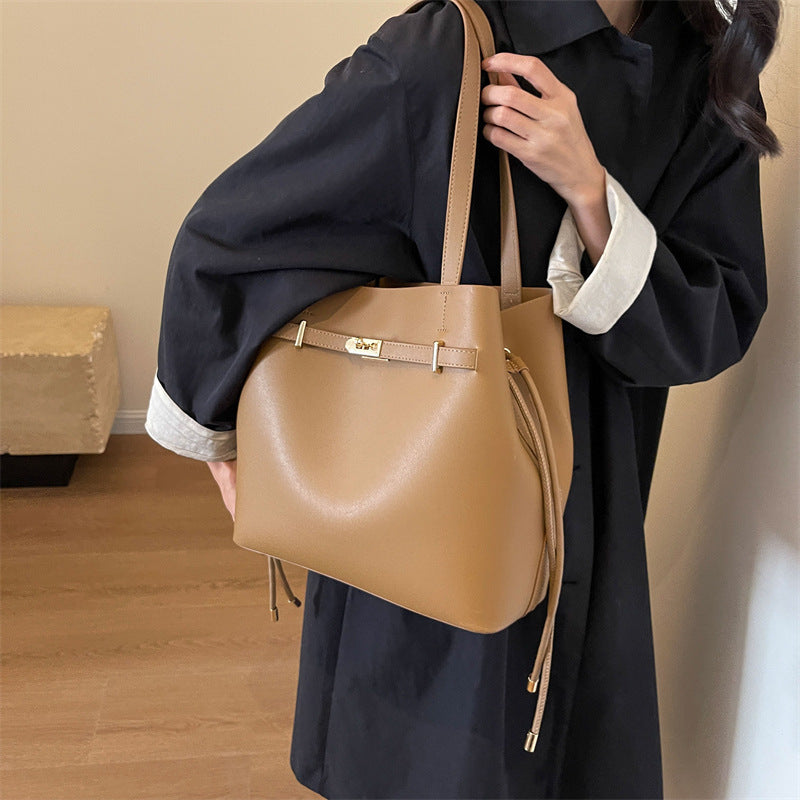 Amaia | Bolsa de Estilo Coreano con Correa Ajustable