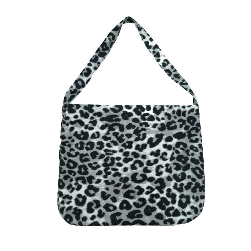 Pilar | Bolso femenino casual con estampado de leopardo