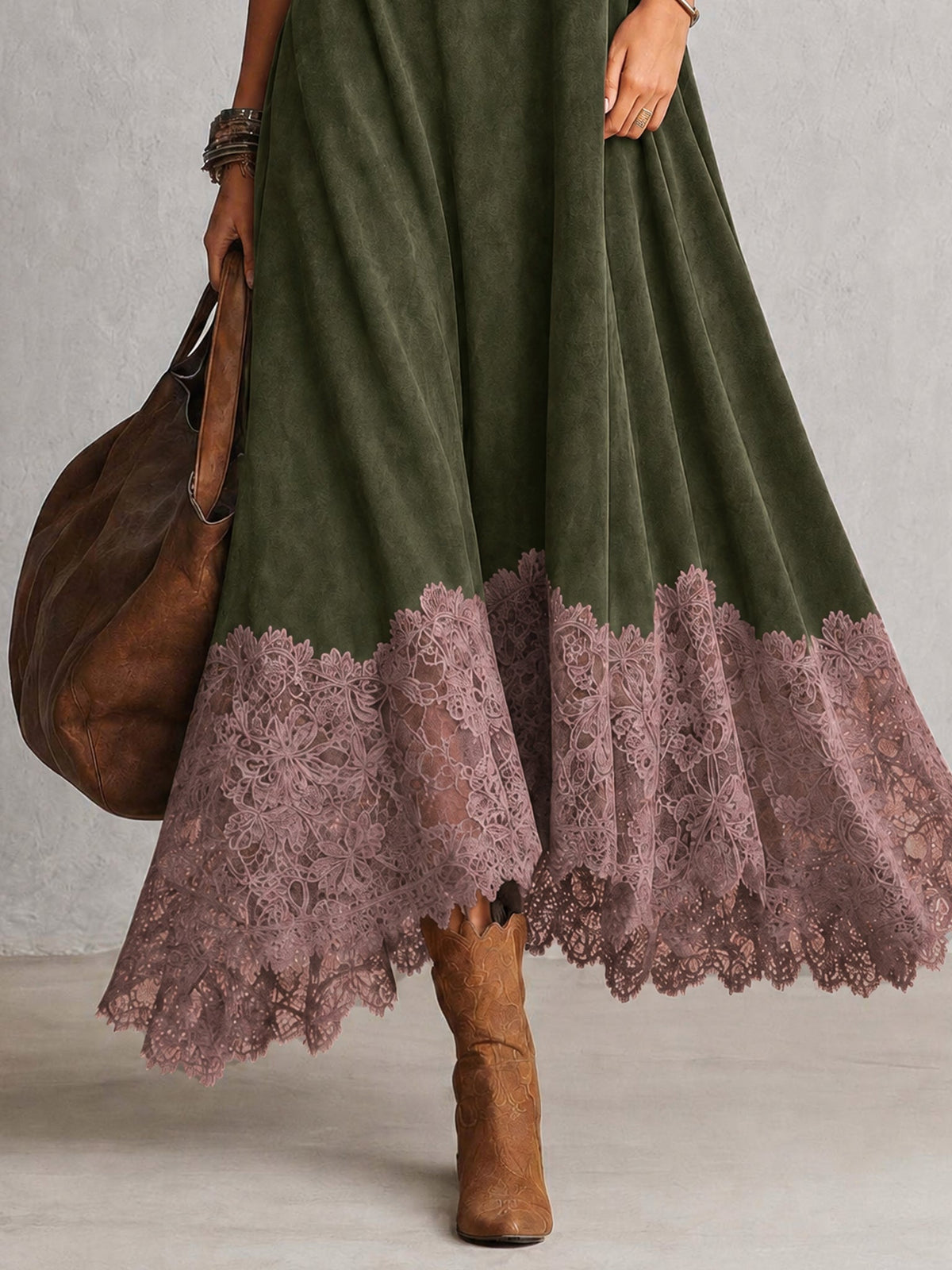 Leonora | Abito Maxi con Orlo in Pizzo e Maniche Arricciate