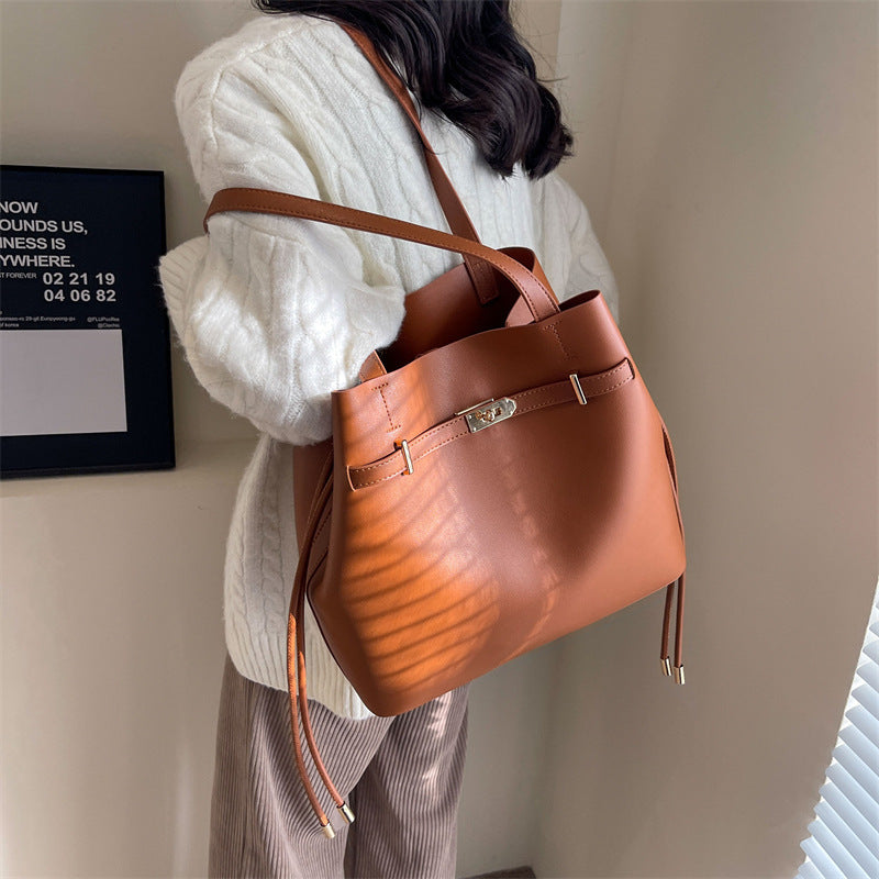 Amaia | Bolsa de Estilo Coreano con Correa Ajustable